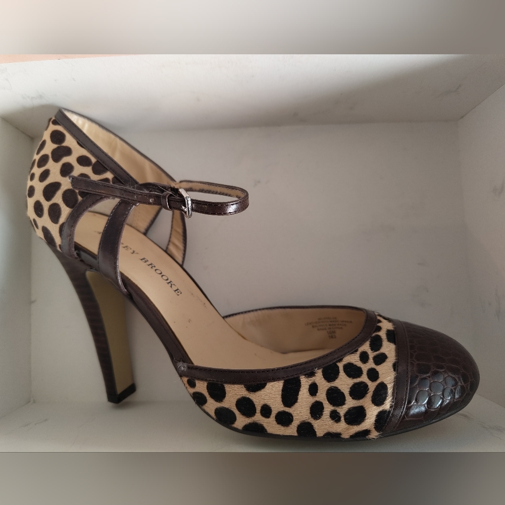 Audrey Brooke size 10 pony fur heels